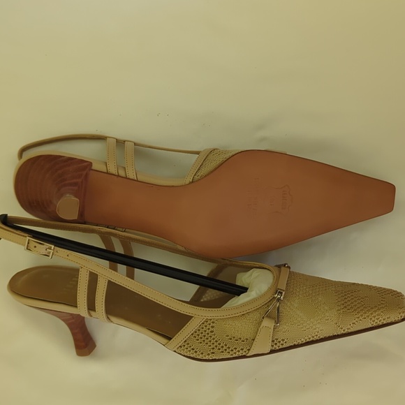 Stuart Weitzman Tan Slingback Strap Heels - Picture 6 of 8